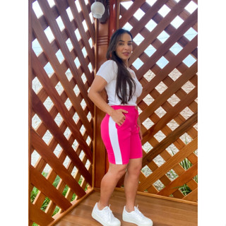 Bermuda Feminina Shorts com Bolso em Crepe de Malha e Lista Lateral Produto Original