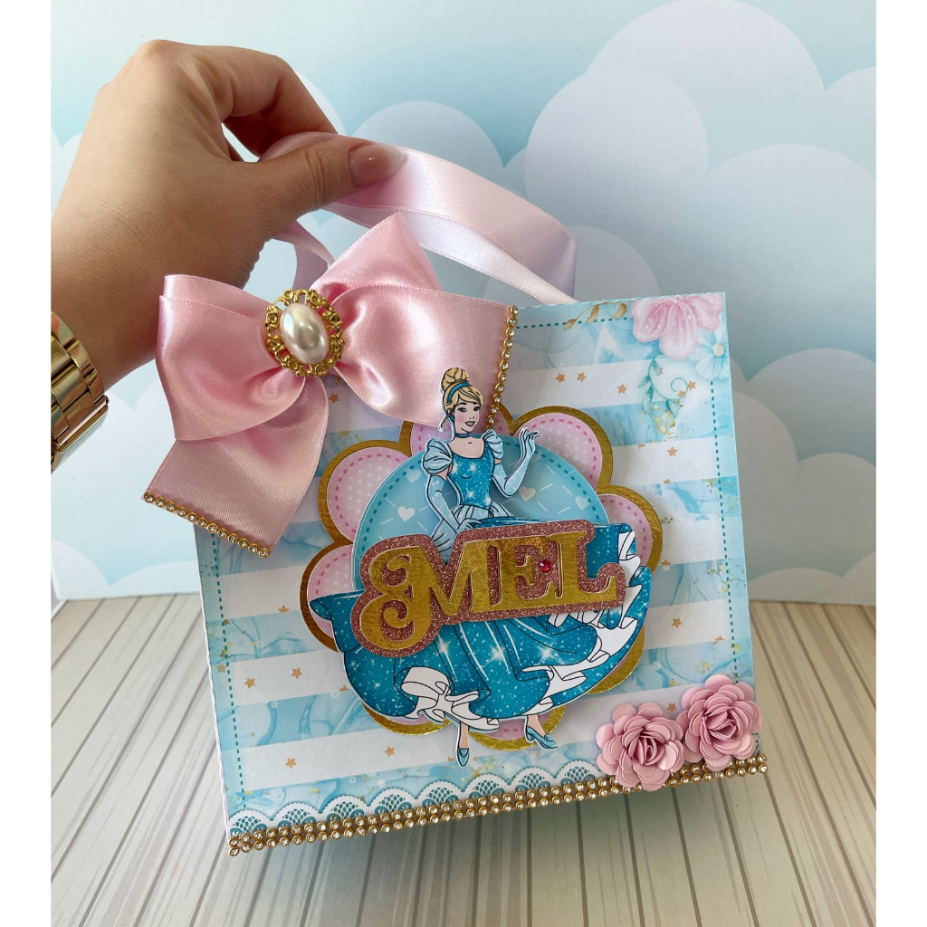 Kit sacolinha surpresa personalizada no tema cinderela