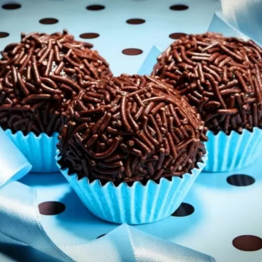Forminhas De Papel Branca Doces Brigadeiro Docinho Vários Tamanhos 1000un