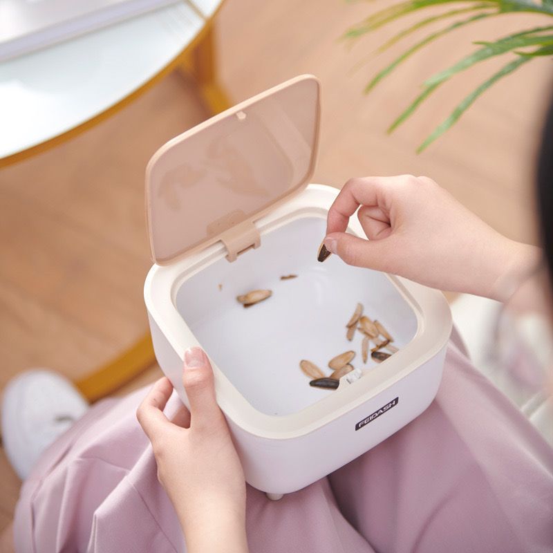 Mini Lixeira Quadrada com Tampa Touch – Estampa Madeira, Ideal para Escritório e Mesa 10,5x17x17cm - DT24572