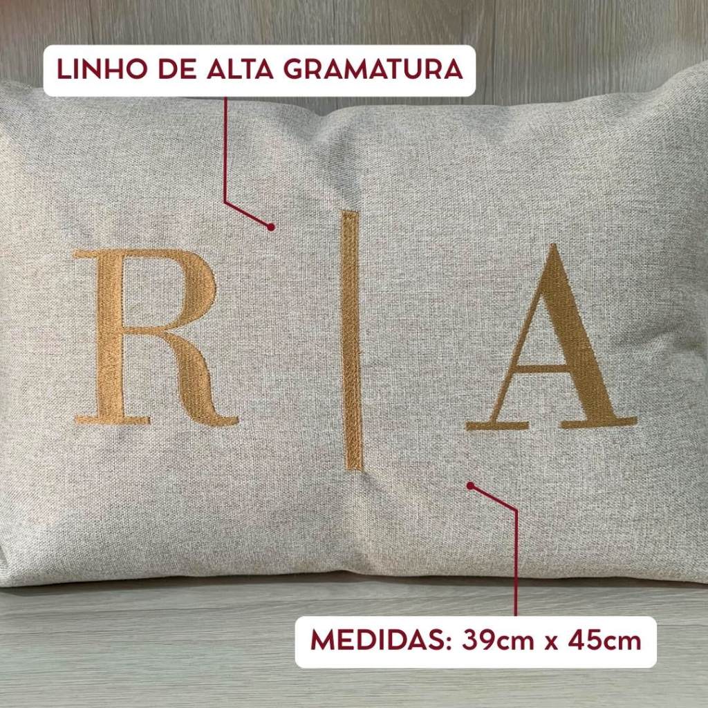 Capa Almofada Baguete Iniciais Bordadas 35x49cm Iniciais Letras Casal Decoração
