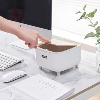 Mini Lixeira Quadrada com Tampa Touch – Estampa Madeira, Ideal para Escritório e Mesa - DT24572 em Oferta na Shopee