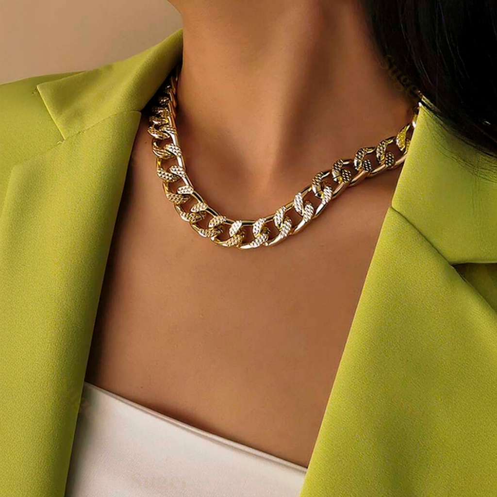 Colar de Corrente de metal em alumínio de Feminino Estilo Grossa Da Moda Individual Curto em Oferta na Shopee