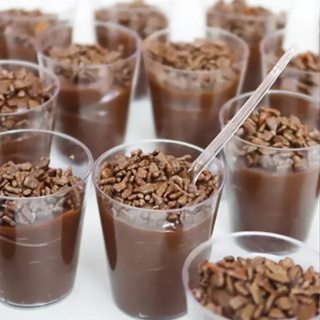 100 Mini Colherzinha de Plástico Para Doces delicados e Brigadeiros de Copo em Oferta na Shopee