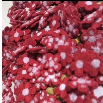 Aplique mini Flor Bordada com miolo 1.5 cm pacote com 20 e 50 unidades — imagem 2 de 2