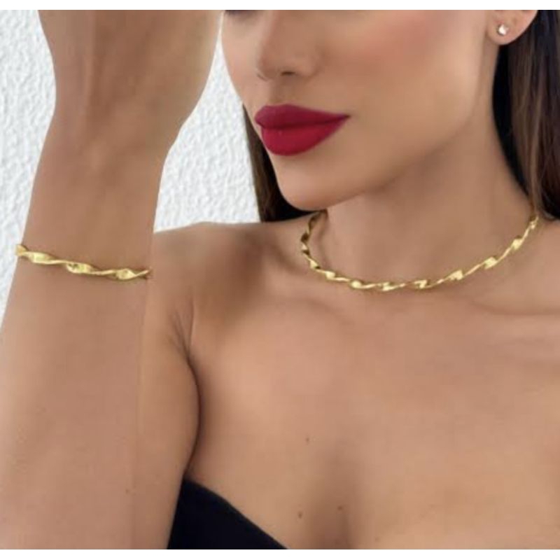 Conjunto de Choker e Pulseira Aro Torcido Dourado em Oferta na Shopee