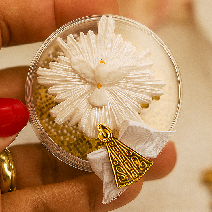 Lembrancinhas para montar 10 latinha + 10 mini terço + 10 tela +10 aplique batismo em Oferta na Shopee