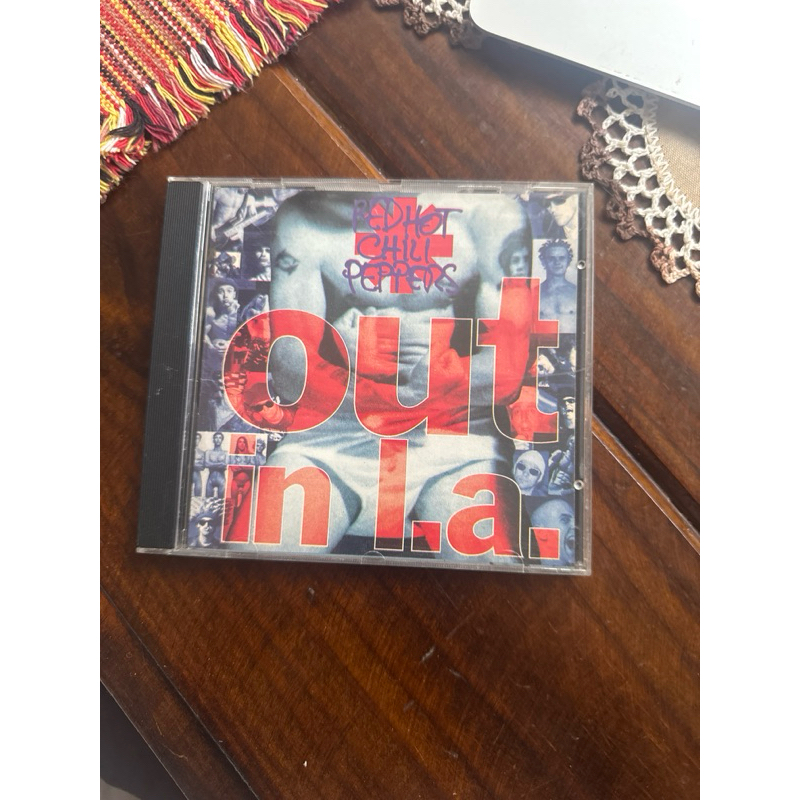 CD Red Hot Chili Peppers Out in la