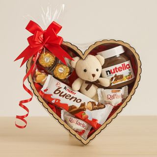 Cesta Coração Comemorativa com Guloseimas, Ursinho, Nutella, Ferrero Rocher para todas as ocasiões em Oferta na Shopee