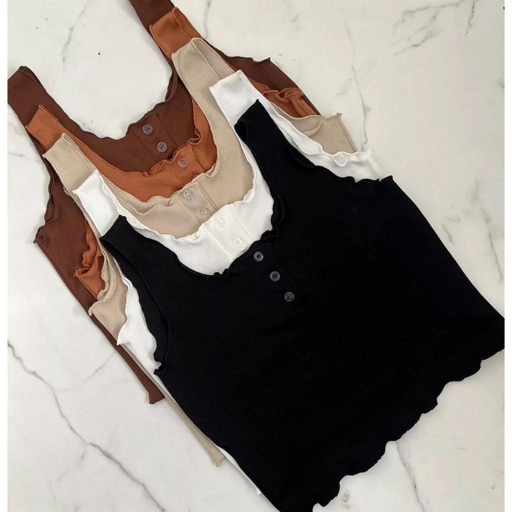 Regata Cropped Justinho Canelado Feminino Liso com Botões Perfeito Pra Qualquer Ocasião — imagem 1