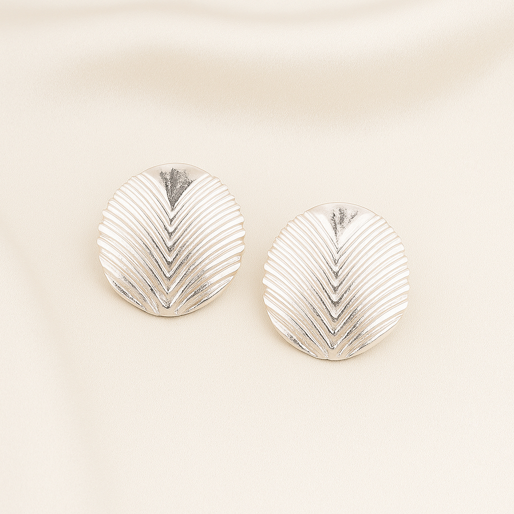 Brinco de Festa Feminino Design Redondo em Relevo Texturizado Sofisticado Banhado a Prata