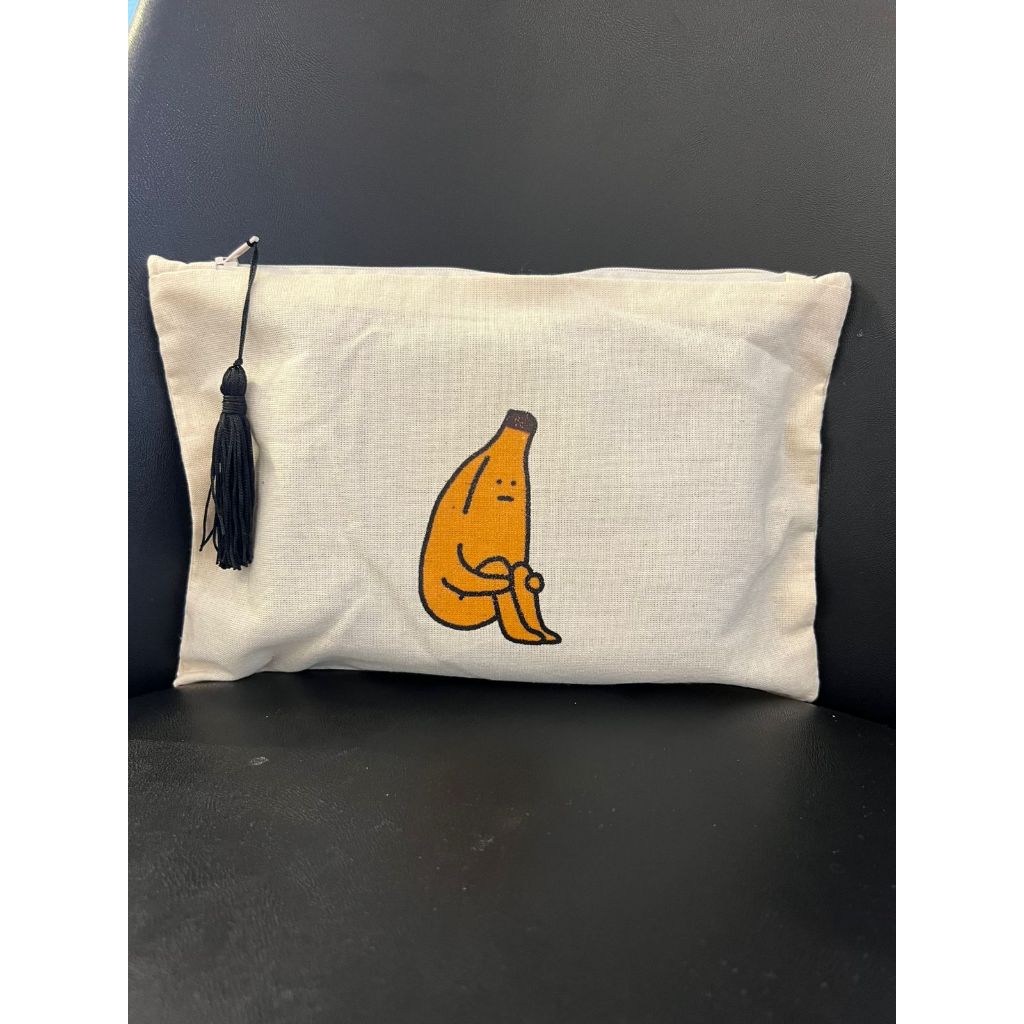 Necessaire Banana 100% Algodão Cru ideal para carregar tudo o que você precisa, presente, brindes e lembrancinhas em Oferta na Shopee