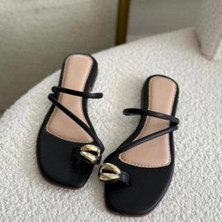 sandália feminina rasteirinha super delicada nova tendência verão em Oferta na Shopee