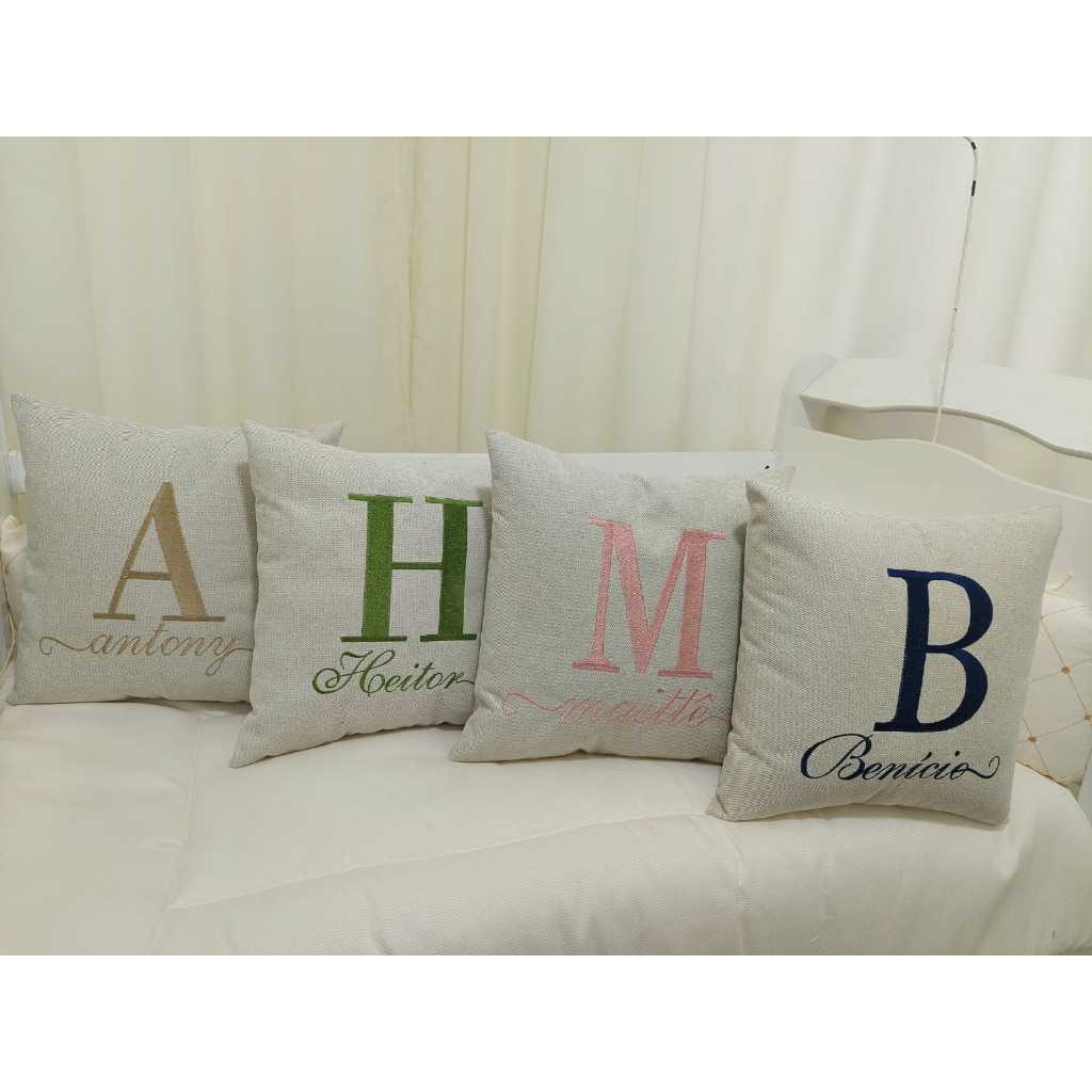 ALMOFADA DECORATIVA PARA DO BEBÊ - LINHO PALHA C DETALHES BEGE - PERSONALIZAMOS COM NOME DO SEU BEBÊ