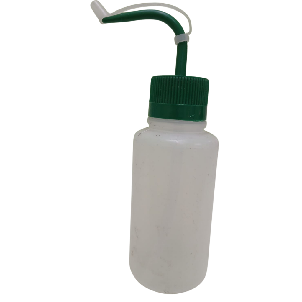 PISSETA SEM MARCA COM BICO CURVO VERDE 500ml