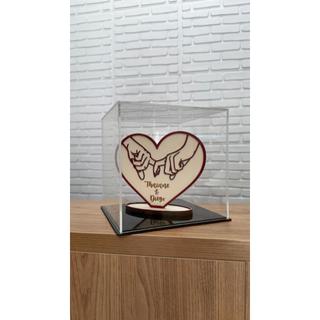 CAIXA EXPOSITOR PERSONALIZADO 30cm Comprimento x 20cm Profundidade x 35cm Altura