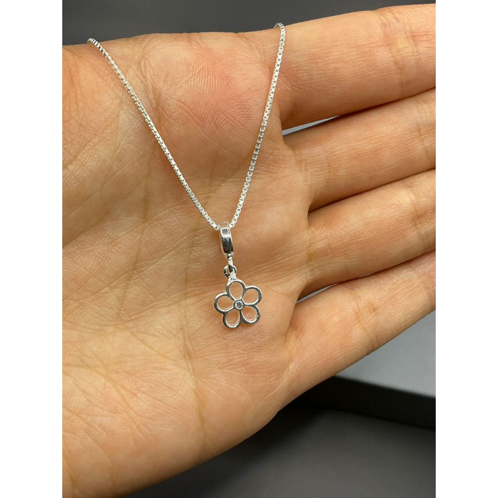 Colar com Pingente Flor em Prata 925 com Zircônia Colar de Flor em Prata 925