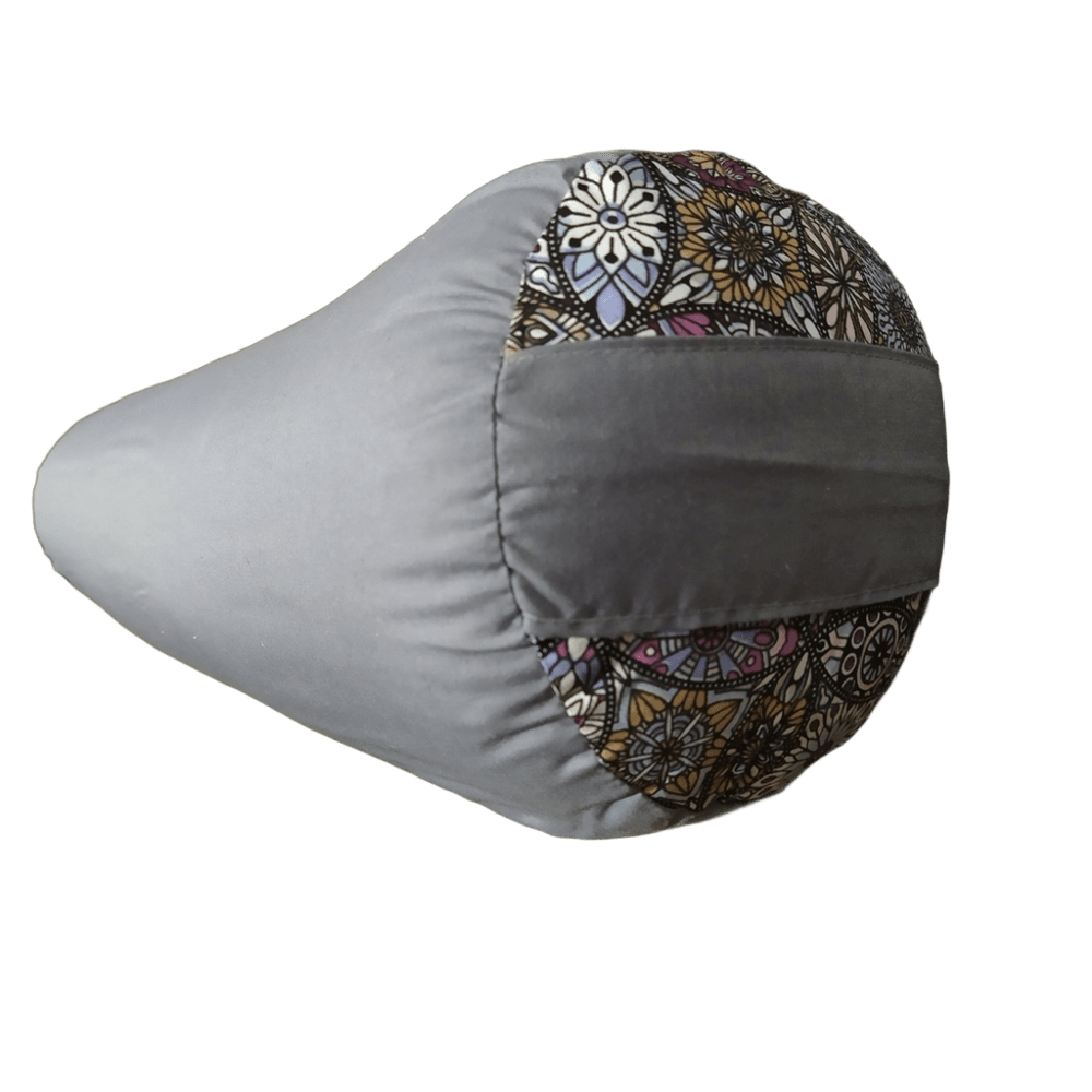 Bolster de Yoga em retalhos e espuma – capa e refil de tecido (18x60cm) | Apoio para posturas restaurativas