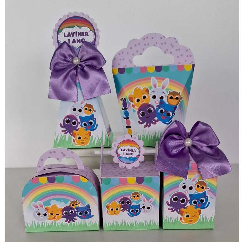 PEGUE E MONTE - KIT FESTA CAIXINHA PERSONALIZADAS LEMBRANCINHA BOLOFOFO LILÁS em Oferta na Shopee