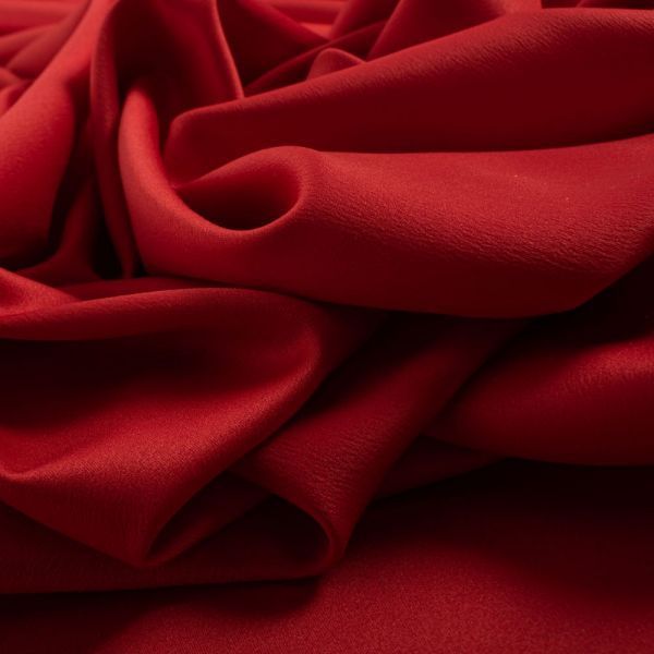 Tecido Crepe Amanda Vermelho – Para Roupas, Vestidos, Moda Feminina, Artesanato e Decoração