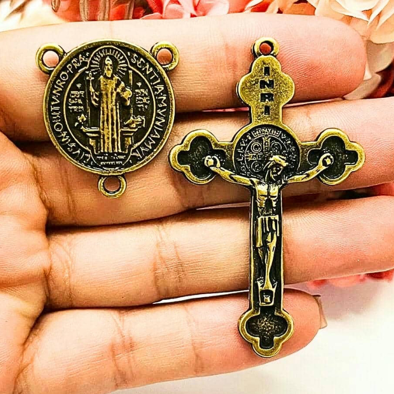5 Crucifixos + 5 Entremeios São Bento Ouro Velho para Terços São Bento Medalha São Bento