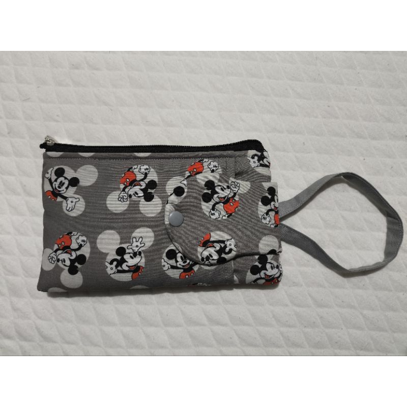 3.0 carteira possui 3 bolsos