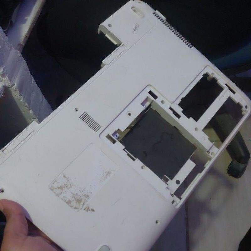 Carcaça Inferior para notebook Samsung Np270e4e Np275e4e ( usada)