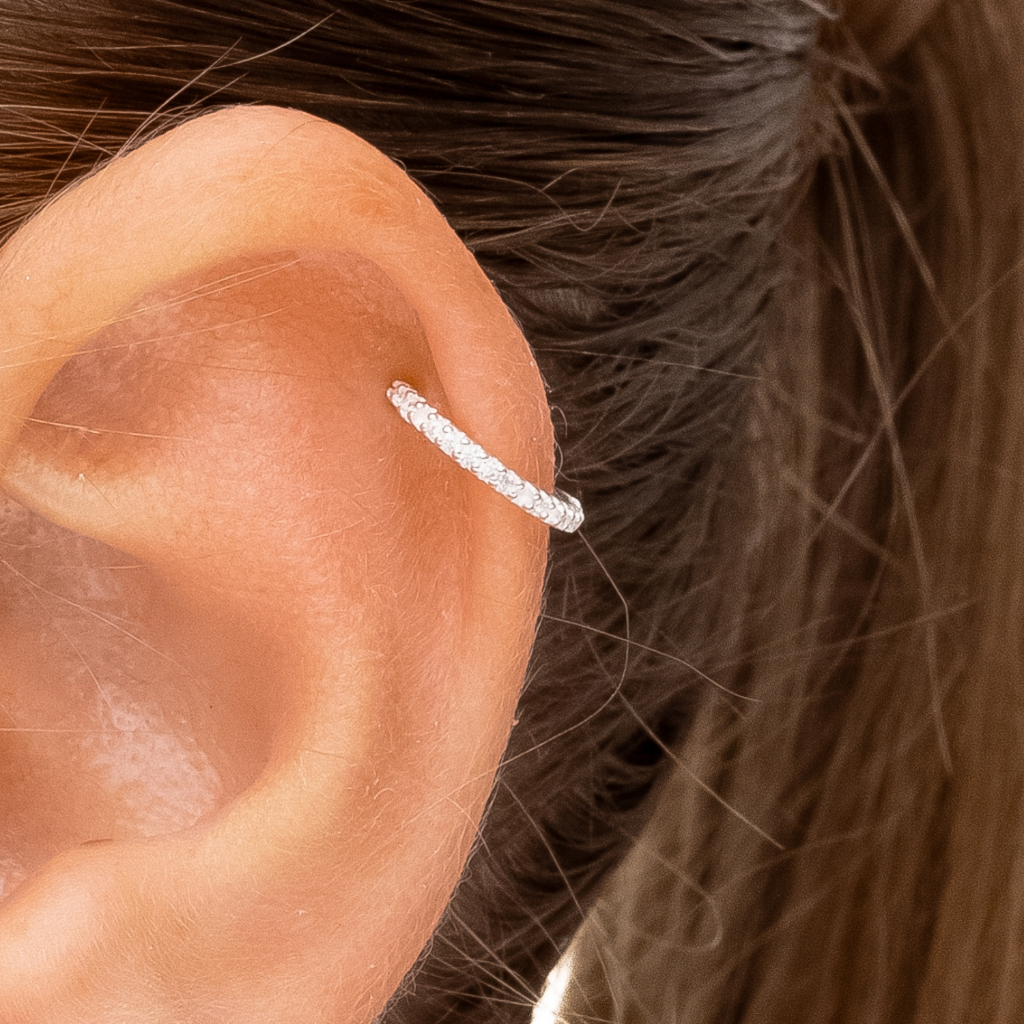 Piercing Argola Cravejada Prata 925 Legítima Nariz Nostril e Orelha Hélix e Daith em Oferta na Shopee