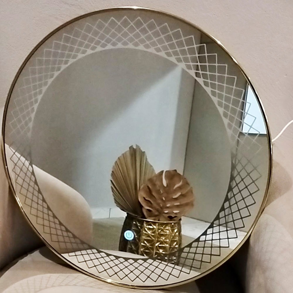 Espelho Redondo Lapidado luxo 60cm iluminado Jateado Com Led Touch e Moldura Maleável Dourado — imagem 2 de 2