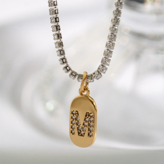 Colar Riviera de Plaquinha com Pingente Letra Personalizadas – Semijóia Banhada a Ouro 18K ou Prata