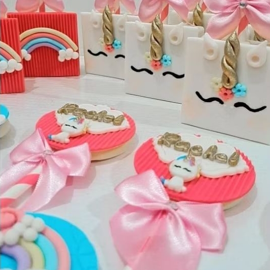 Kit 25 apliques de pasta americana QUALQUER TEMA em Oferta na Shopee