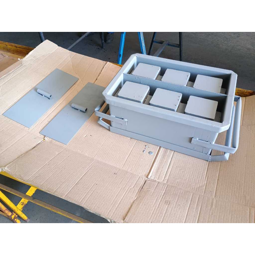 FORMA MANUAL DUPLA PARA FABRICAÇÃO DE CANALETA CONCRETO REFORÇADA DE 14X19X39CM