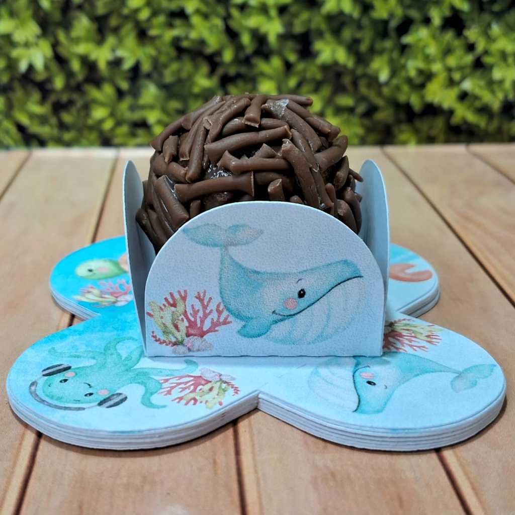 Forminhas 4 Pétalas Personalizada para Doces Brigadeiro, Aniversário, Festa Fundo do Mar Cute Menino