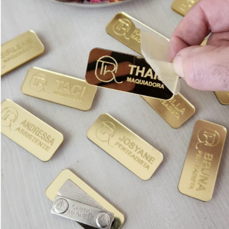 Botton Broche Magnético Personalizado Espelhado Acrilico Luxo Sua Logo Nome Profissão — imagem 2 de 2
