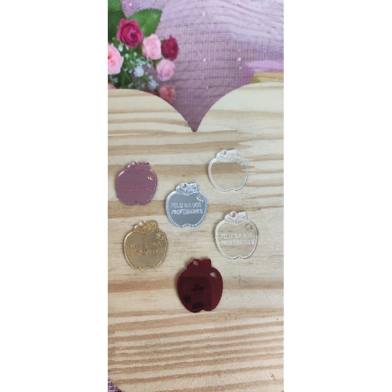 Mini Aplique Maçã | Dia dos Professores | Acrílico Espelhado | 3,5 cm | Tag e Lembrancinha — imagem 2 de 2