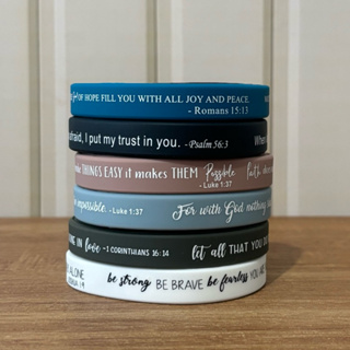 Pulseira de Silicone Versículos Bíblicos em Inglês - Bíblia Sagrada - Unissex em Oferta na Shopee