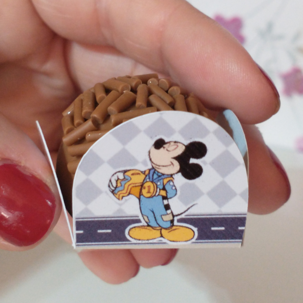 ENVIO RÁPIDO! Forminha de doce mickey racer, corrida do micky, mickey de carrinho, 50 forminhas,, festa infantil
