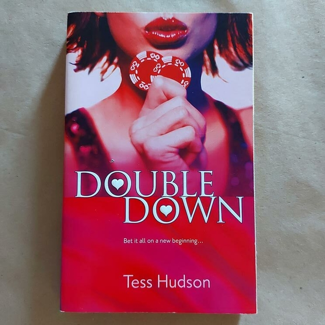 Livro Double Down - Tess Hudson - Idioma Inglês S2