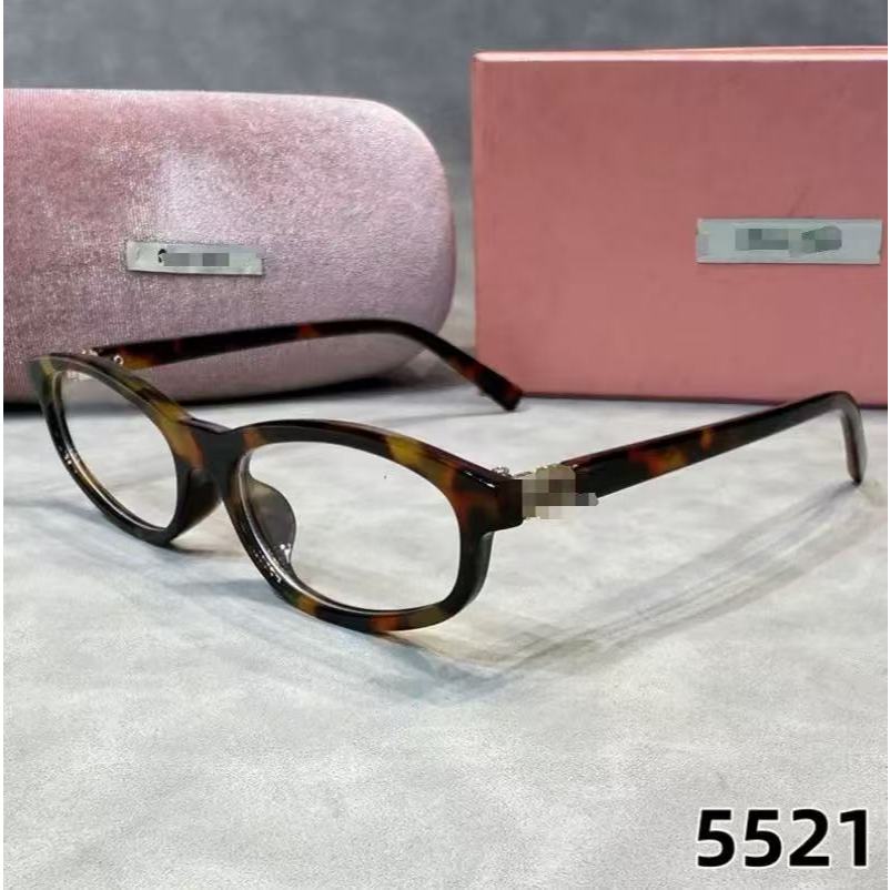 Óculos redondos com armação pequena estilo olho de gato, simples e que podem ser combinados com miopia