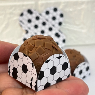 50 Forminhas de Doces Futebol Infantil – Decoração Aniversário Menino preto e Branco- Forminhas para Doces Tema Futebol em Oferta na Shopee