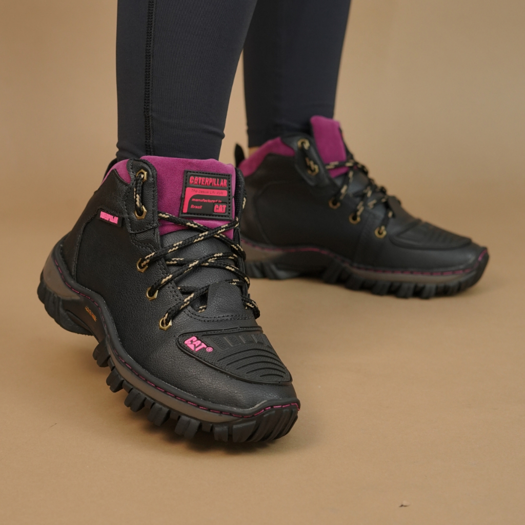 Bota Coturno Feminina Em Couro Com Sola De Borracha Resistente e Super Confortável.