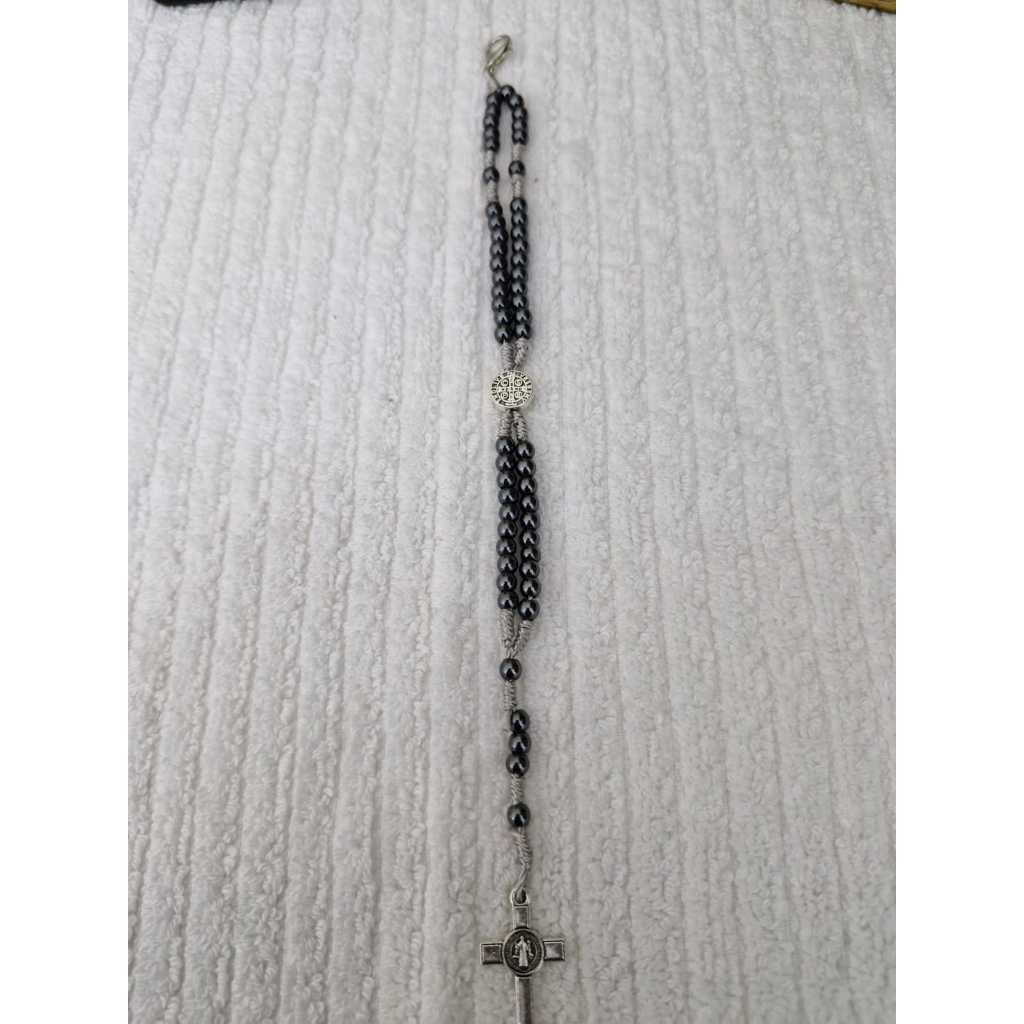 Kit 1 e 2 Terço de Pulso São Bento Hematita com Medalhas e Cruz de aço inox