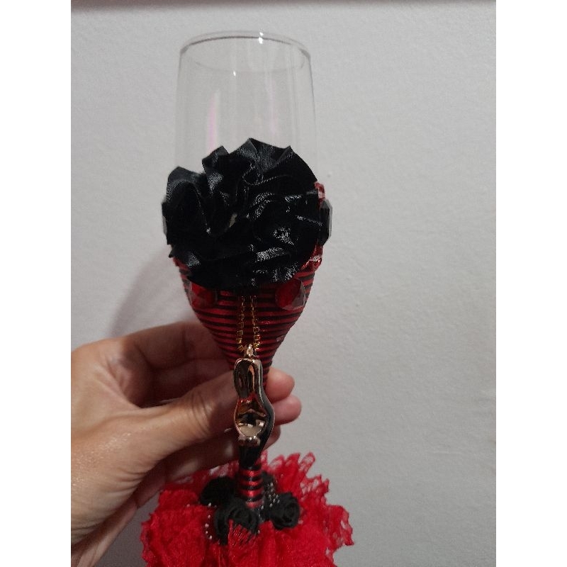 Imagem Pomba Gira Taça Luxo Vidro com Pingente Personalizada