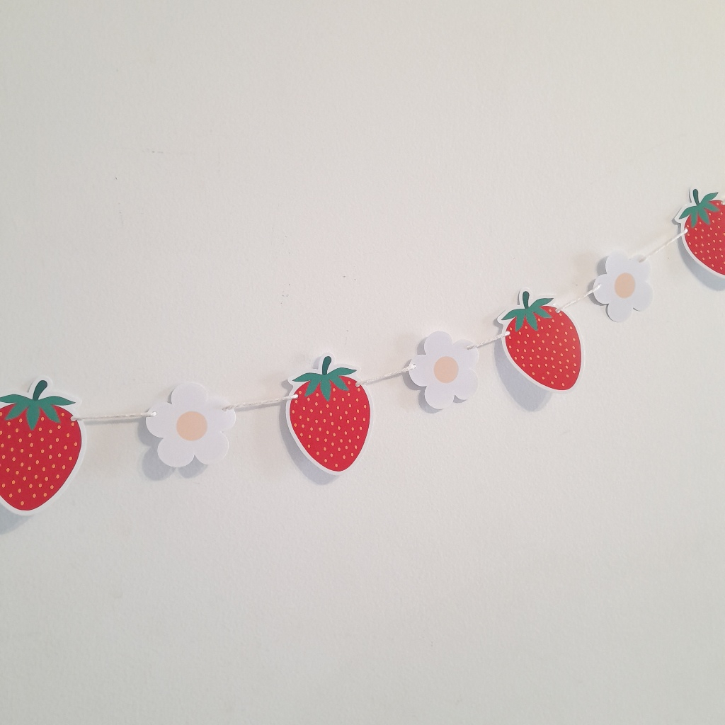 Envio Rápido - Bandeirola de Morango Personalizada - Varal temático para Festa Tema Moranguinho em Oferta na Shopee