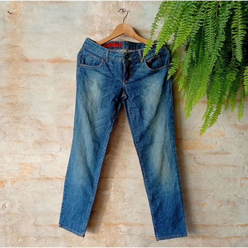 Calça Jeans Opera Rock Tamanho 42 — Estilo e Personalidade