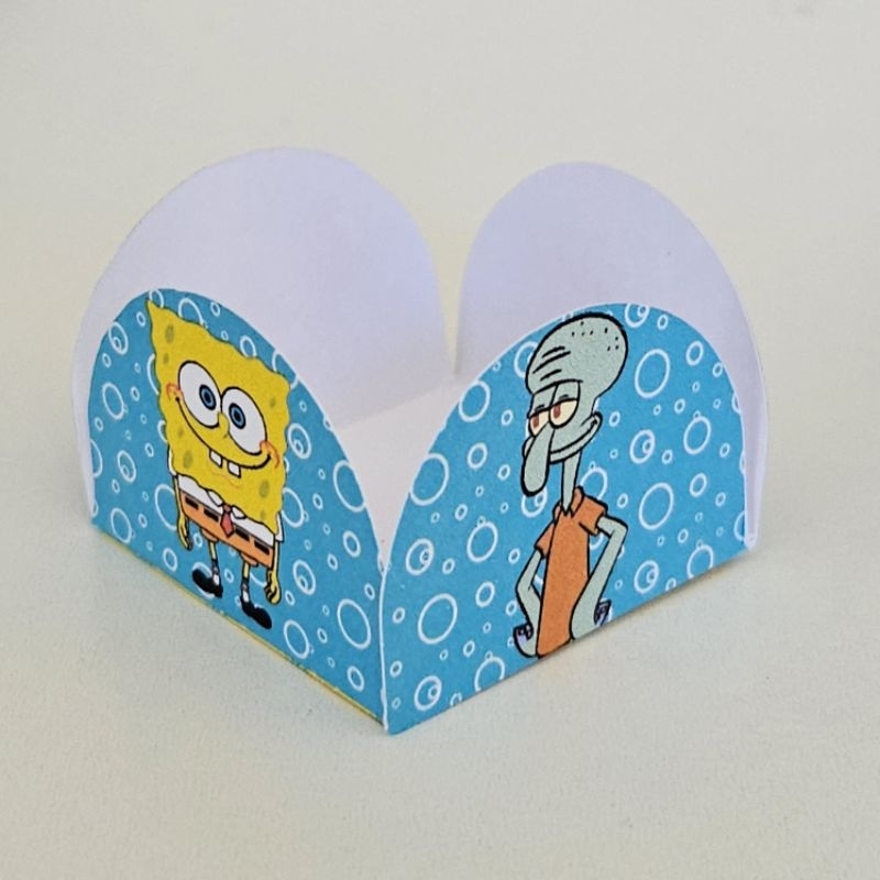 Forminhas de Doces Personalizadas no Tema Bob Esponja/Lembrancinha de Festa /Aniversário/ 4 pétalas