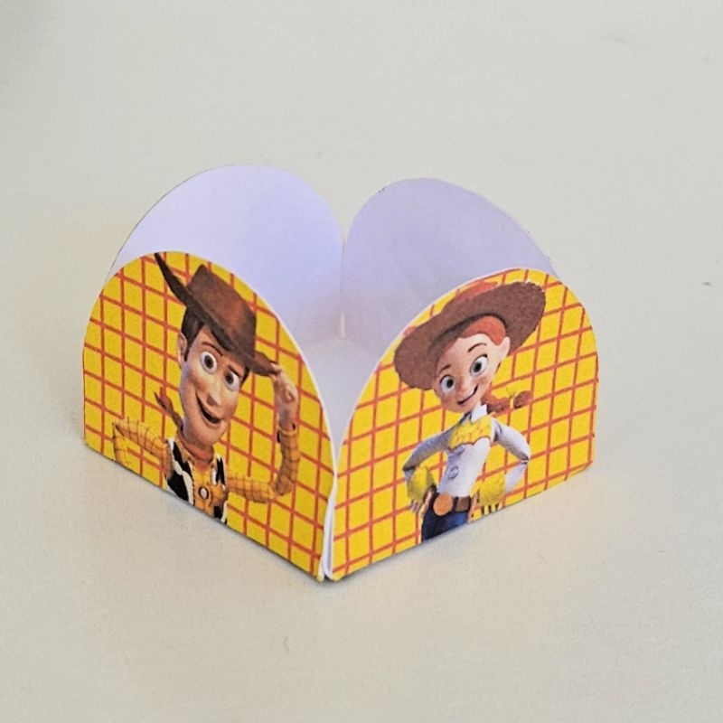 Forminhas de Doces Personalizadas no Tema Toy Story/Lembrancinha de Festa /Aniversário/ 4 pétalas
