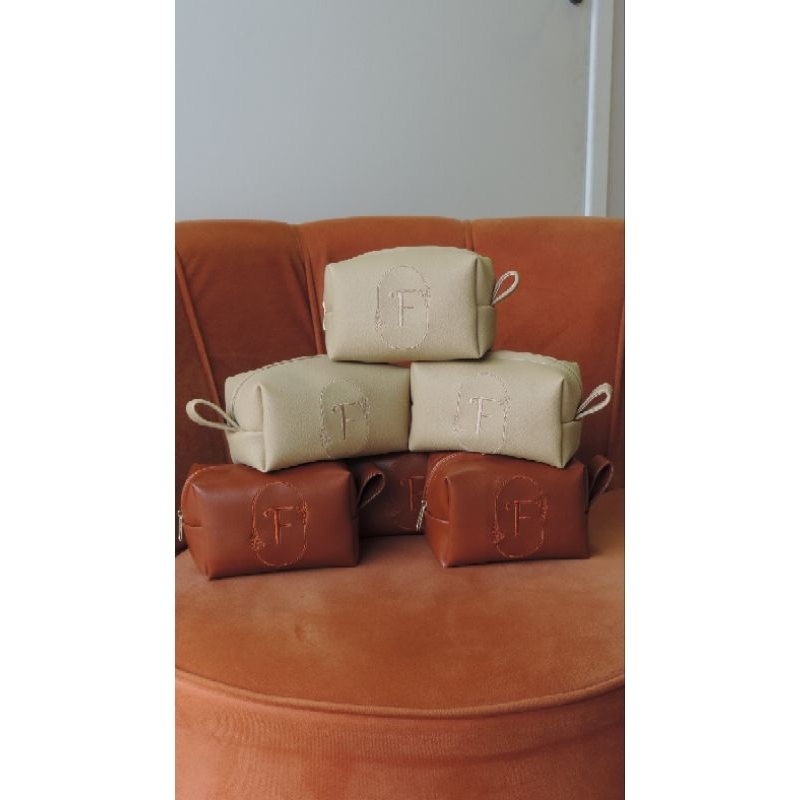 Necessaire box M (logotipo ou monograma)