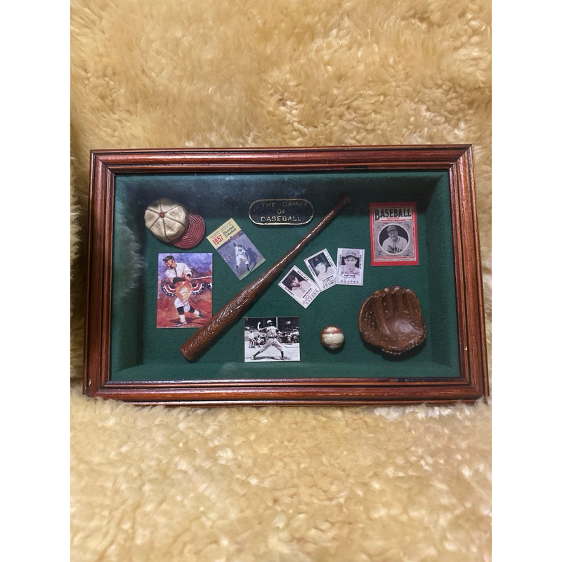 Quadro de enfeite de Baseball com taco, bola, luva e referências