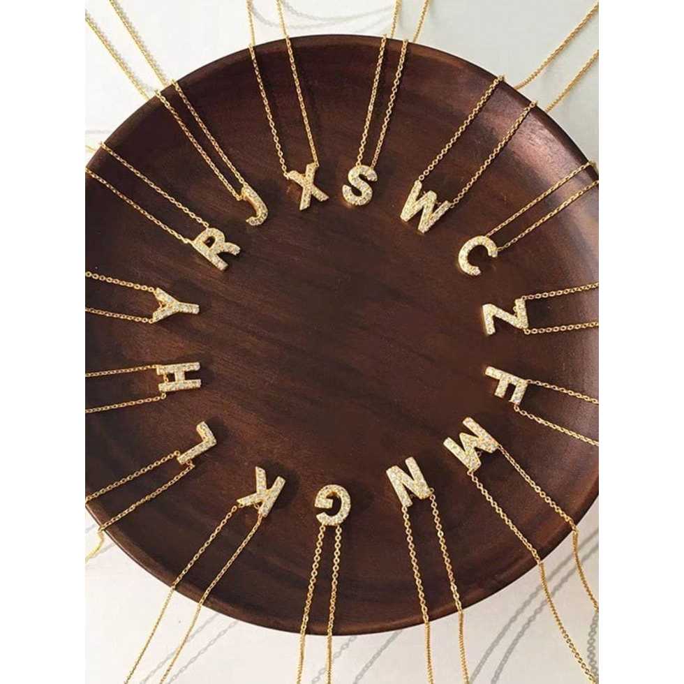 Colar Feminino Banhado a Ouro 18K com Pingente Inicial Cravejado em Zircônias Corrente Delicada Elegante Presente Nata